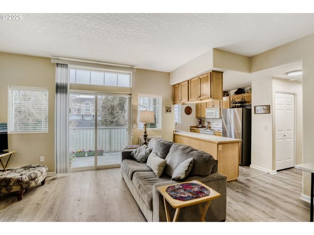 14655 Sw BEARD Rd 202, Beaverton, OR 97007