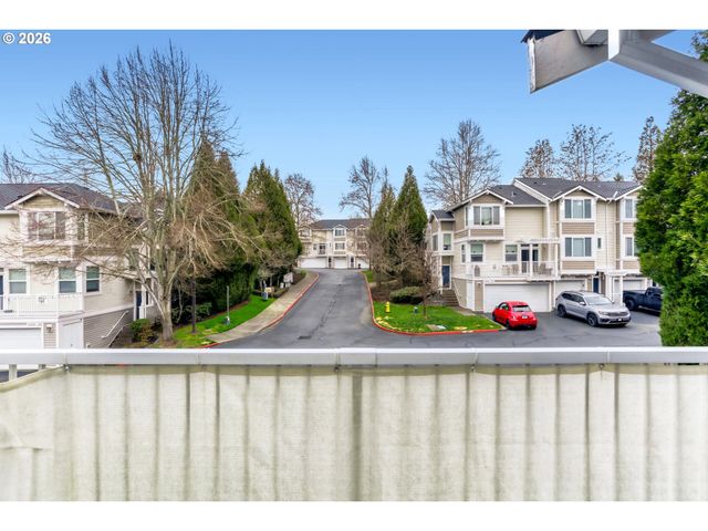14655 Sw BEARD Rd 202, Beaverton, OR 97007