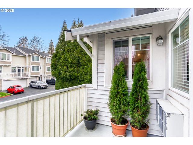 14655 Sw BEARD Rd 202, Beaverton, OR 97007