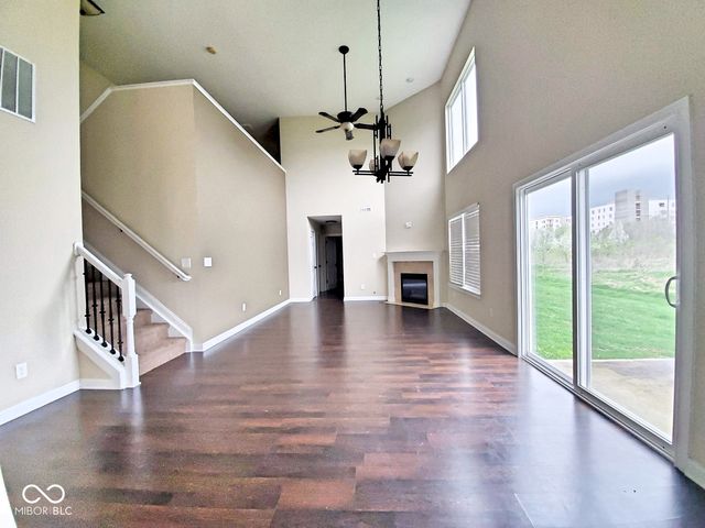 11504 Grassy Court UNIT 100, Fishers, IN 46037