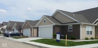 11504 Grassy Court UNIT 100, Fishers, IN 46037