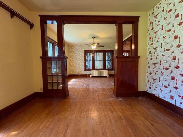 201 3rd Street SE, Renville, MN 56284