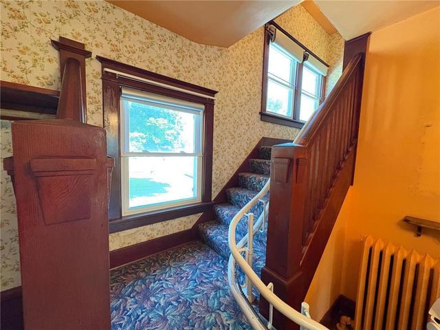 201 3rd Street SE, Renville, MN 56284