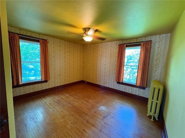 201 3rd Street SE, Renville, MN 56284