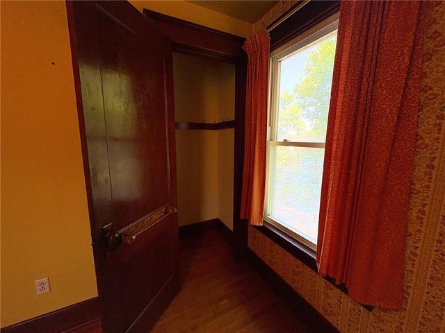 201 3rd Street SE, Renville, MN 56284