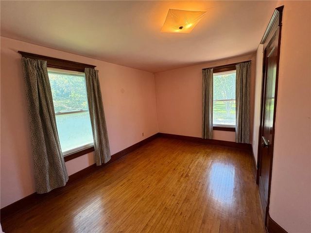 201 3rd Street SE, Renville, MN 56284