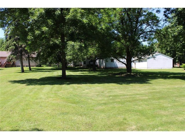201 3rd Street SE, Renville, MN 56284