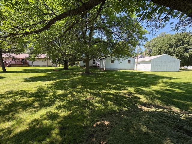 201 3rd Street SE, Renville, MN 56284