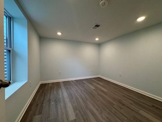 9405 RHODE ISLAND AVE, College Park, MD 20740