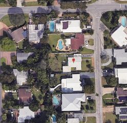 1739 N Victoria Park Road, Fort Lauderdale, FL 33305