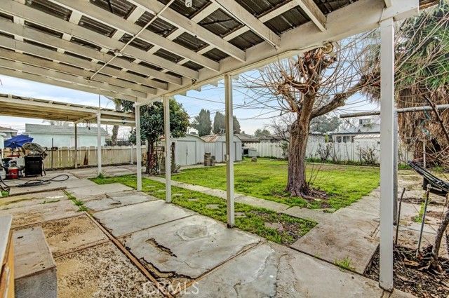 1229 Castaic Avenue, Bakersfield, CA 93308