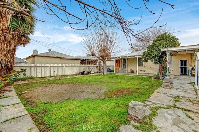 1229 Castaic Avenue, Bakersfield, CA 93308