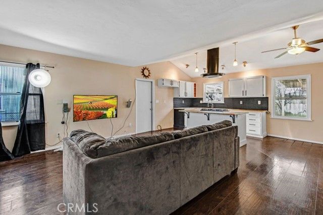 1229 Castaic Avenue, Bakersfield, CA 93308