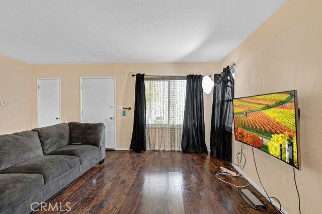 1229 Castaic Avenue, Bakersfield, CA 93308