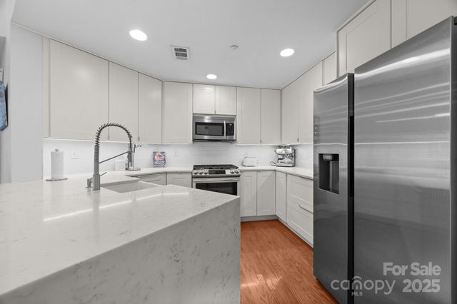 415 N Church Street 311, Charlotte, NC 28202
