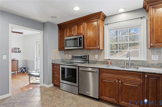 10103 Cherrywood Dr, Henrico, VA 23238