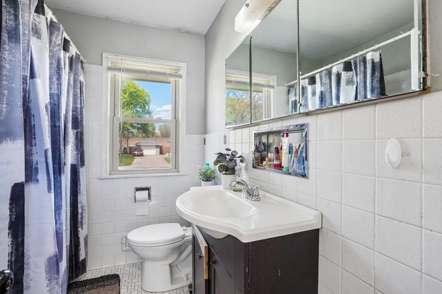 5125 Howe Lane, Brooklyn Center, MN 55429