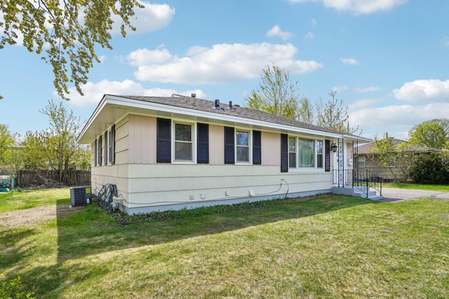 5125 Howe Lane, Brooklyn Center, MN 55429
