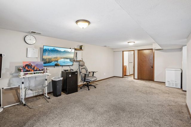 5125 Howe Lane, Brooklyn Center, MN 55429