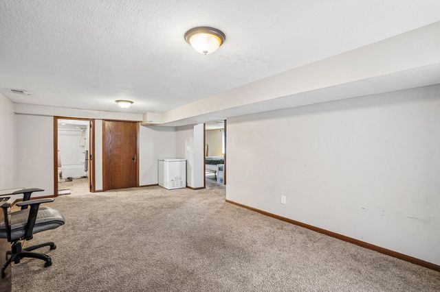 5125 Howe Lane, Brooklyn Center, MN 55429