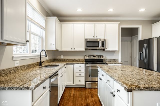13128 Glenside Drive, Fishers, IN 46037