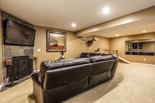 13128 Glenside Drive, Fishers, IN 46037