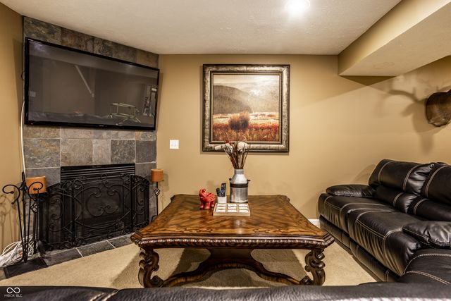 13128 Glenside Drive, Fishers, IN 46037