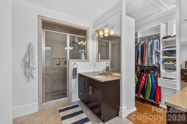 2038 Dartmouth Place, Charlotte, NC 28207