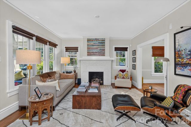 2038 Dartmouth Place, Charlotte, NC 28207