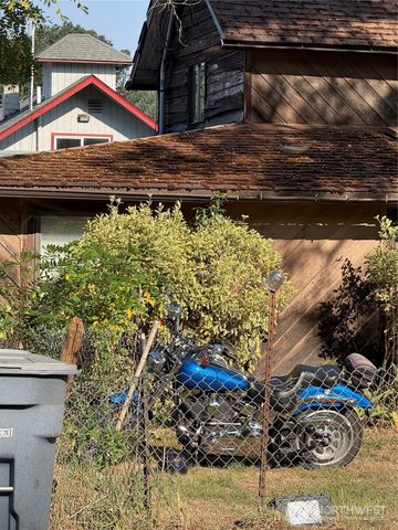 303 Peterson Street S, Roy, WA 98580