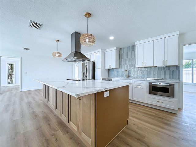 1401 GULF BOULEVARD, Belleair Beach, FL 33786