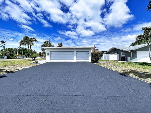 1401 GULF BOULEVARD, Belleair Beach, FL 33786