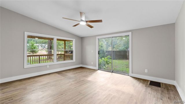 14231 Countryside Dr, Northport, AL 35475