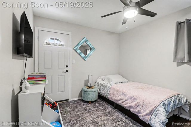 1955 Catalpa Drive, Berkley, MI 48072