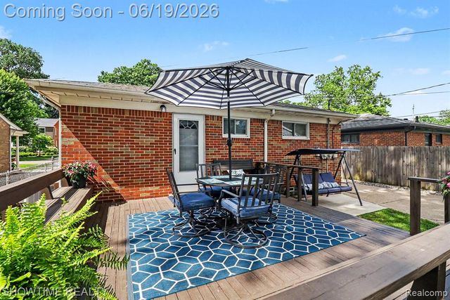 1955 Catalpa Drive, Berkley, MI 48072