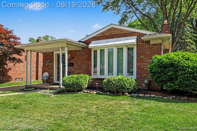 1955 Catalpa Drive, Berkley, MI 48072