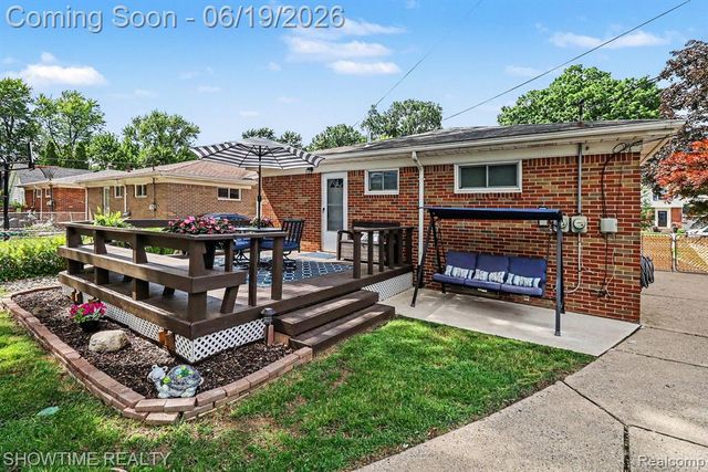 1955 Catalpa Drive, Berkley, MI 48072