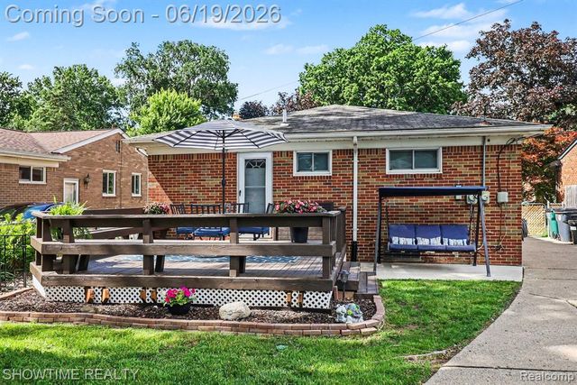 1955 Catalpa Drive, Berkley, MI 48072