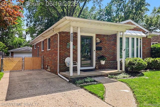 1955 Catalpa Drive, Berkley, MI 48072