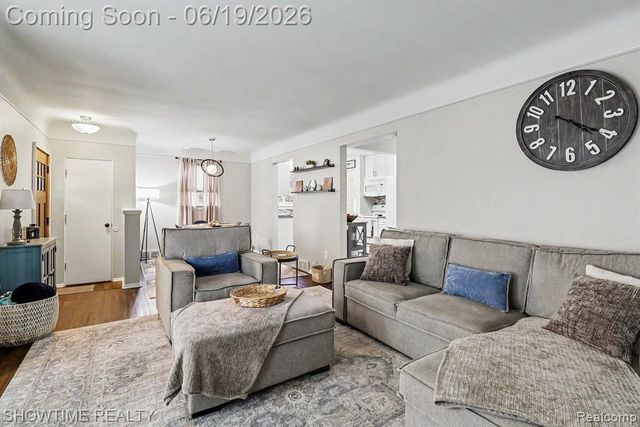1955 Catalpa Drive, Berkley, MI 48072
