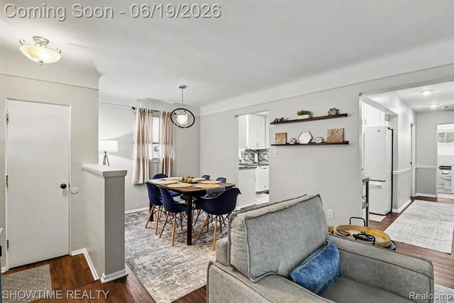 1955 Catalpa Drive, Berkley, MI 48072