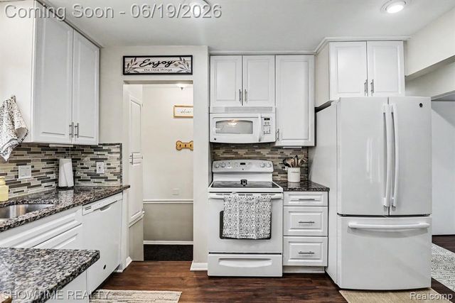1955 Catalpa Drive, Berkley, MI 48072