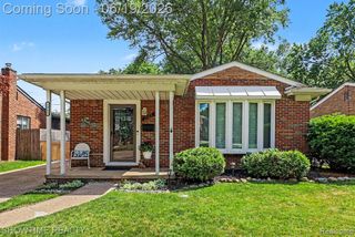1955 Catalpa Drive, Berkley, MI 48072
