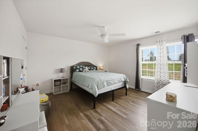 2307 Meadow Stream Drive, Sherrills Ford, NC 28673