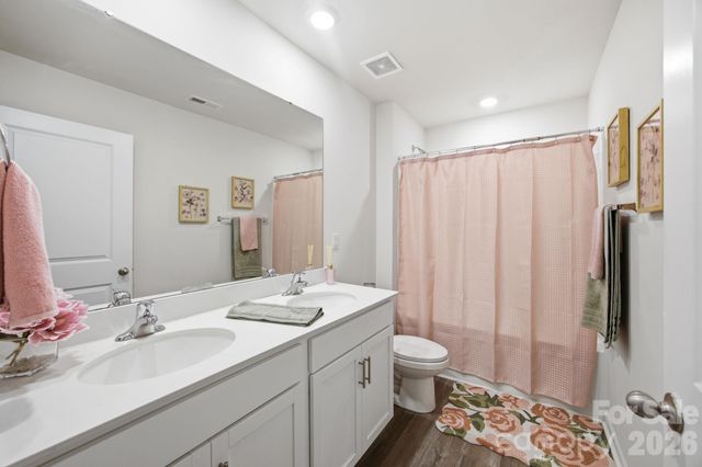 2307 Meadow Stream Drive, Sherrills Ford, NC 28673
