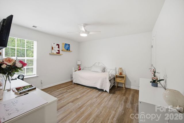 2307 Meadow Stream Drive, Sherrills Ford, NC 28673