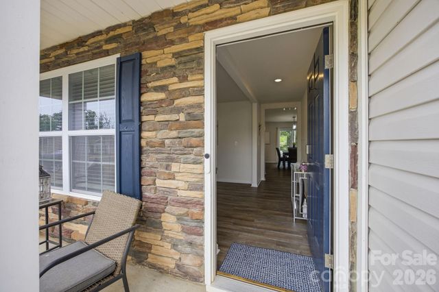 2307 Meadow Stream Drive, Sherrills Ford, NC 28673
