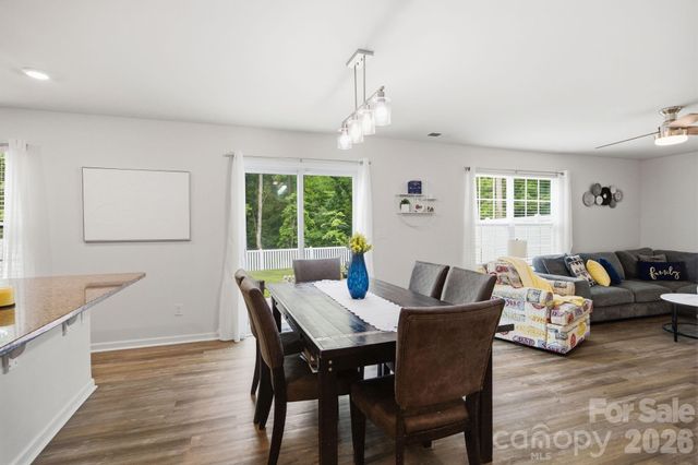2307 Meadow Stream Drive, Sherrills Ford, NC 28673