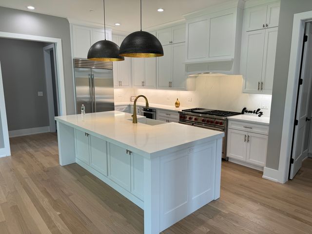 6305 N Keeler Avenue, Chicago, IL 60646