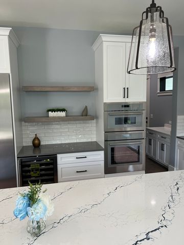 6305 N Keeler Avenue, Chicago, IL 60646